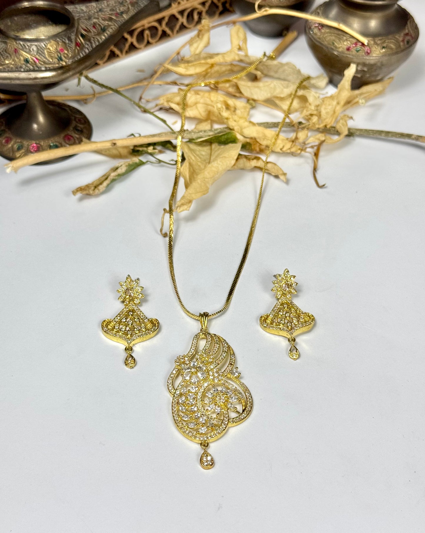 American Diamond 1 karat pendant set