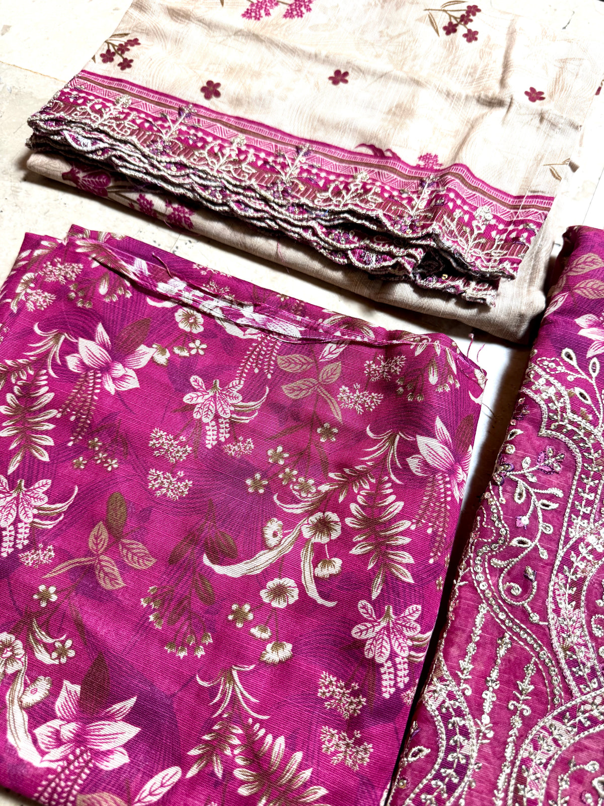 Libas-e-Shireen original Tawakal 3pcs embroidered khadder suit