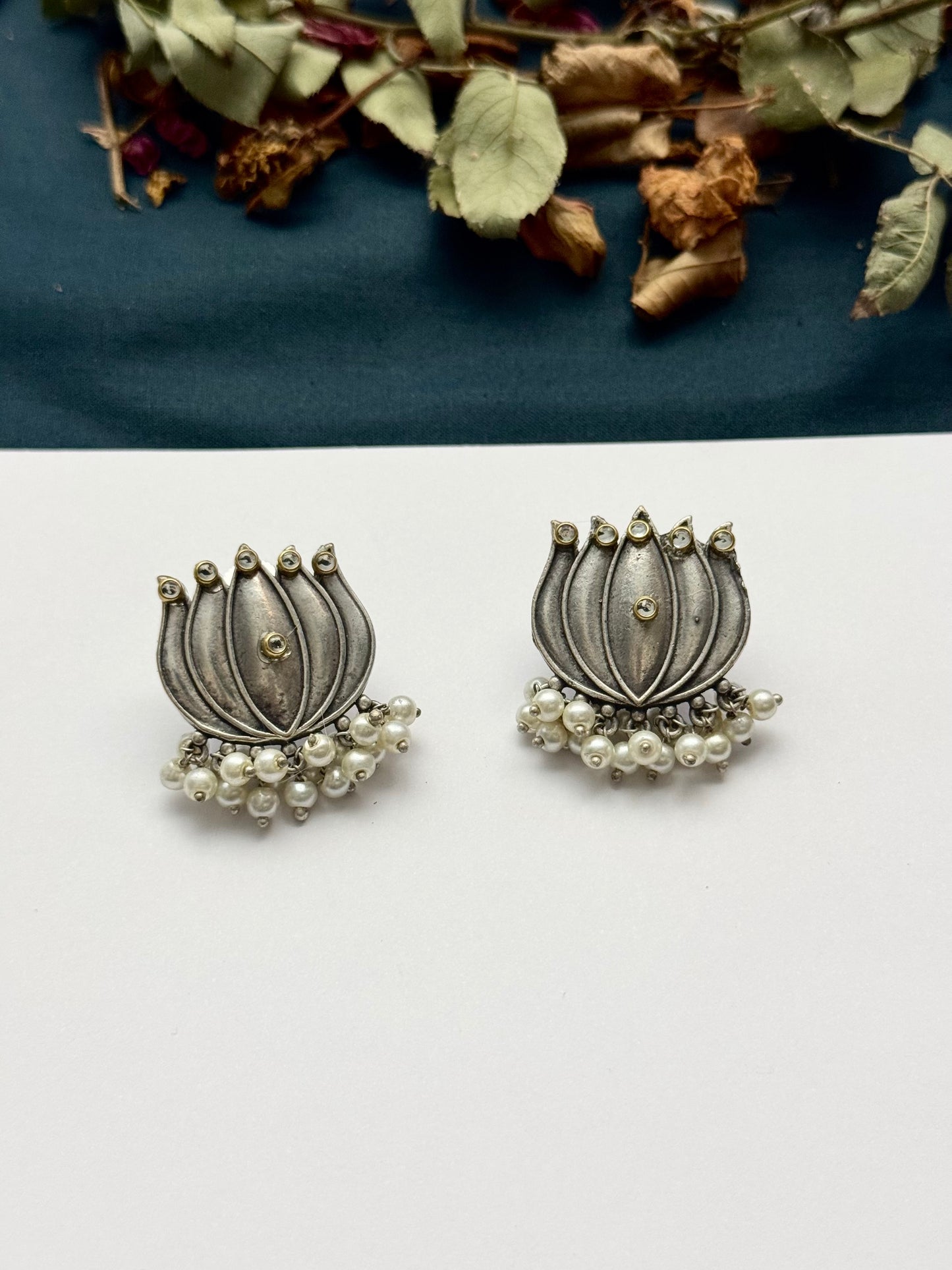 Premium oxidised Brass made Lotus Tops