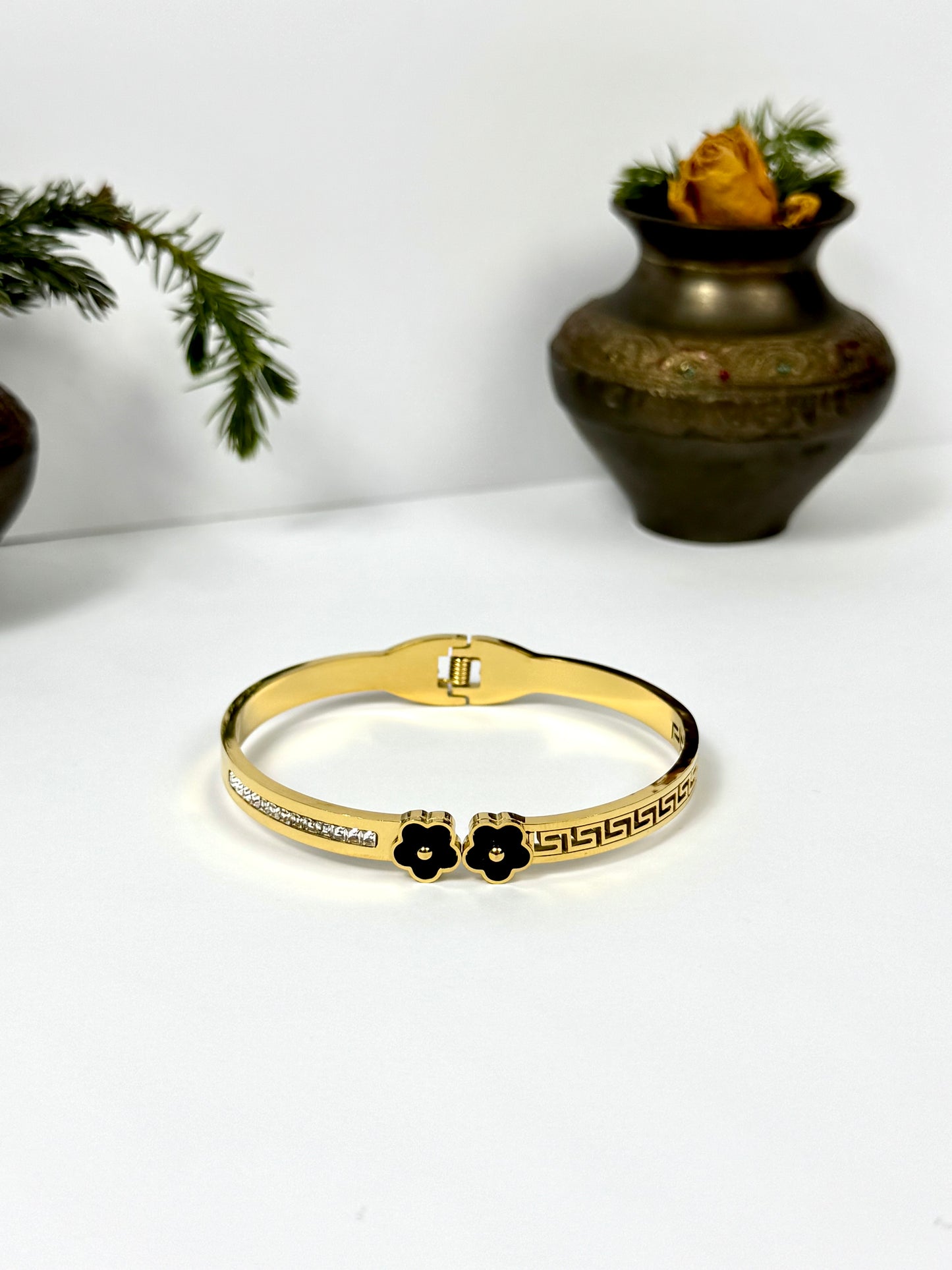 Stainless steel openable Bangle