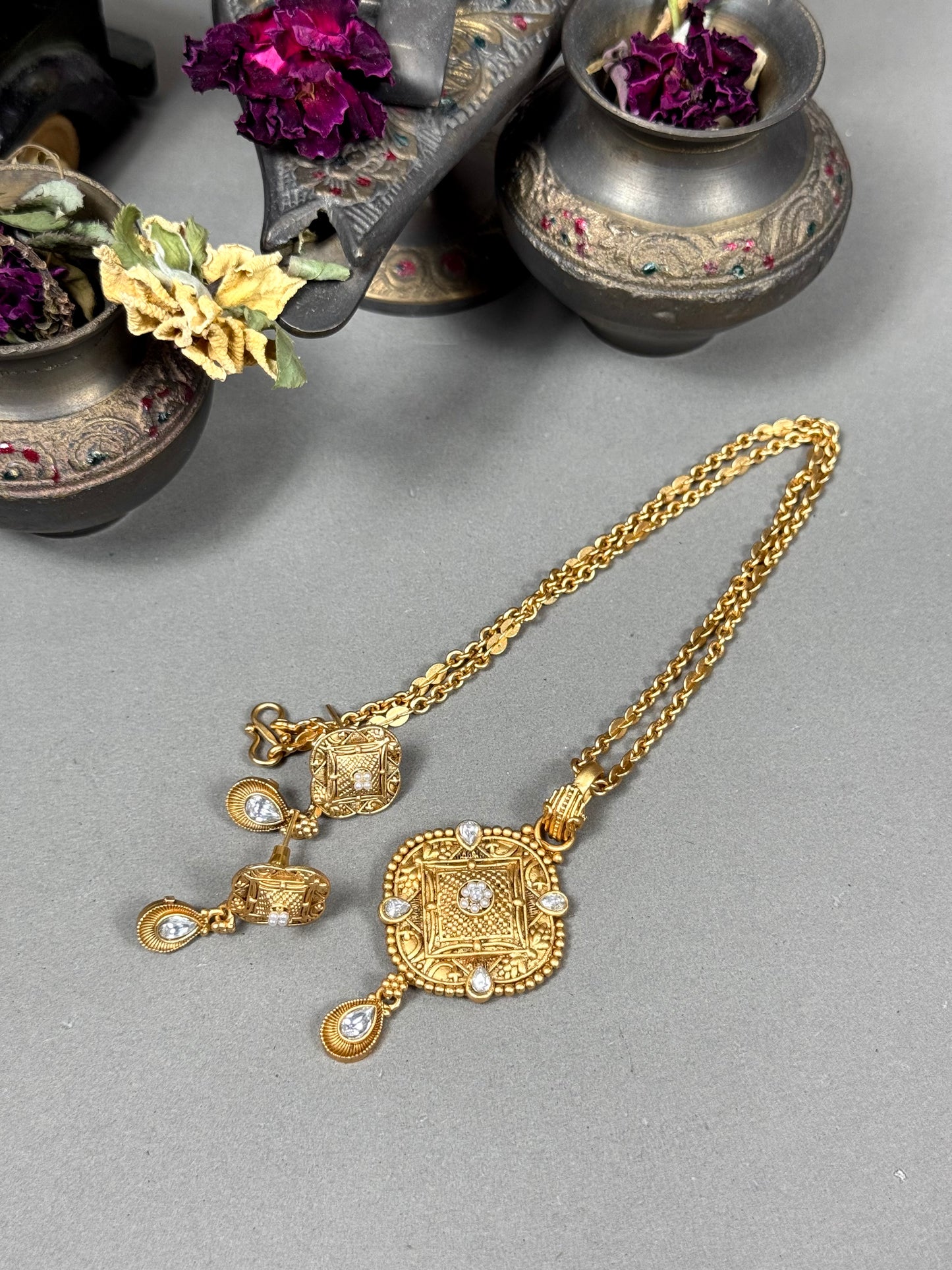 Rajwadi Brass Pendant set