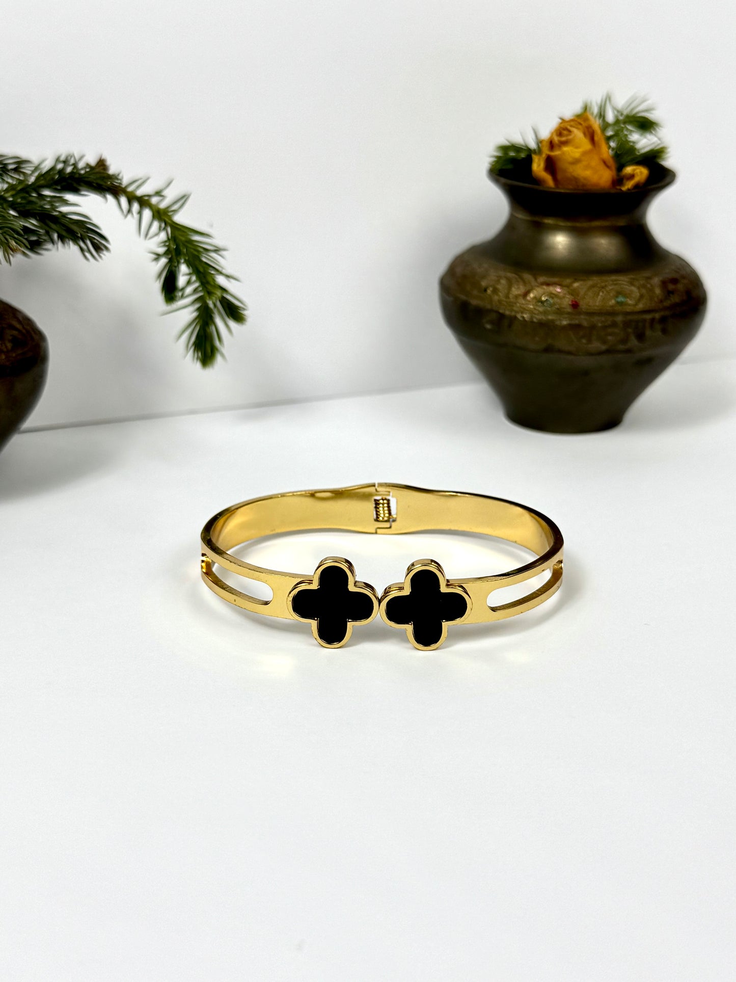 Stainless steel openable Bangle