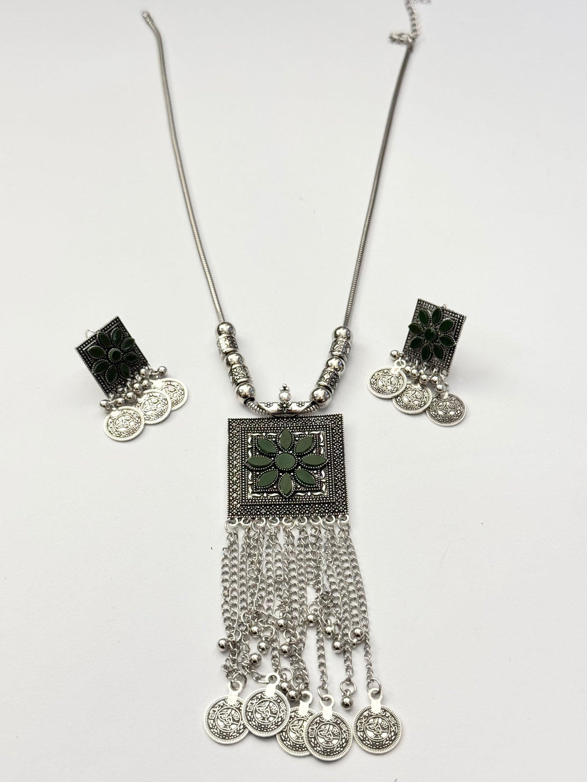 Oxidised pendant set