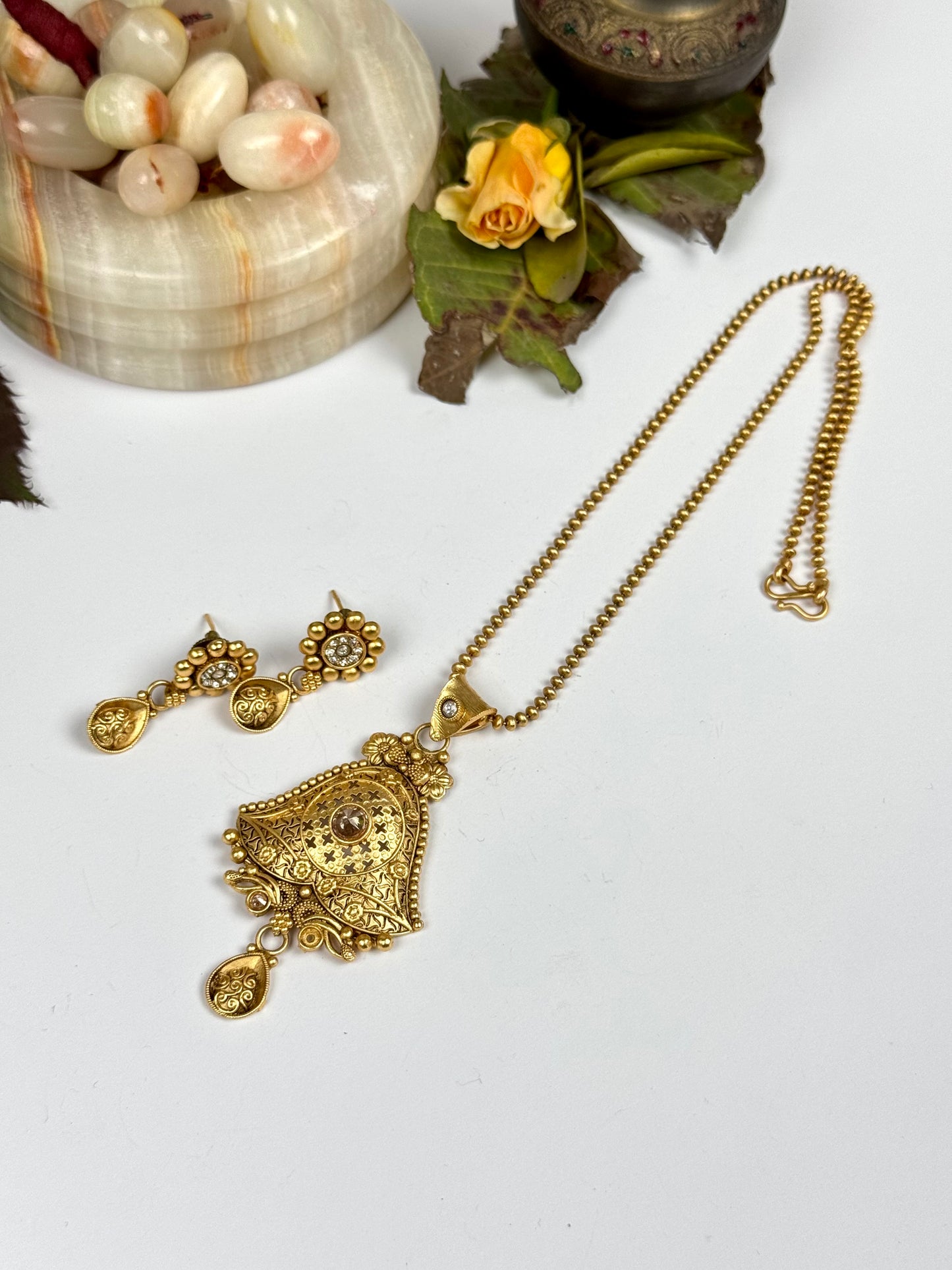 Rajwadi Brass Pendant set