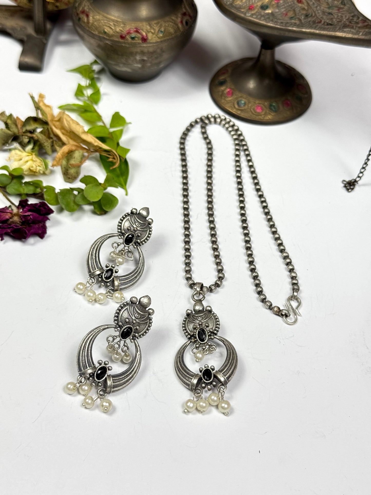 Premium Oxidised Phool pendant set