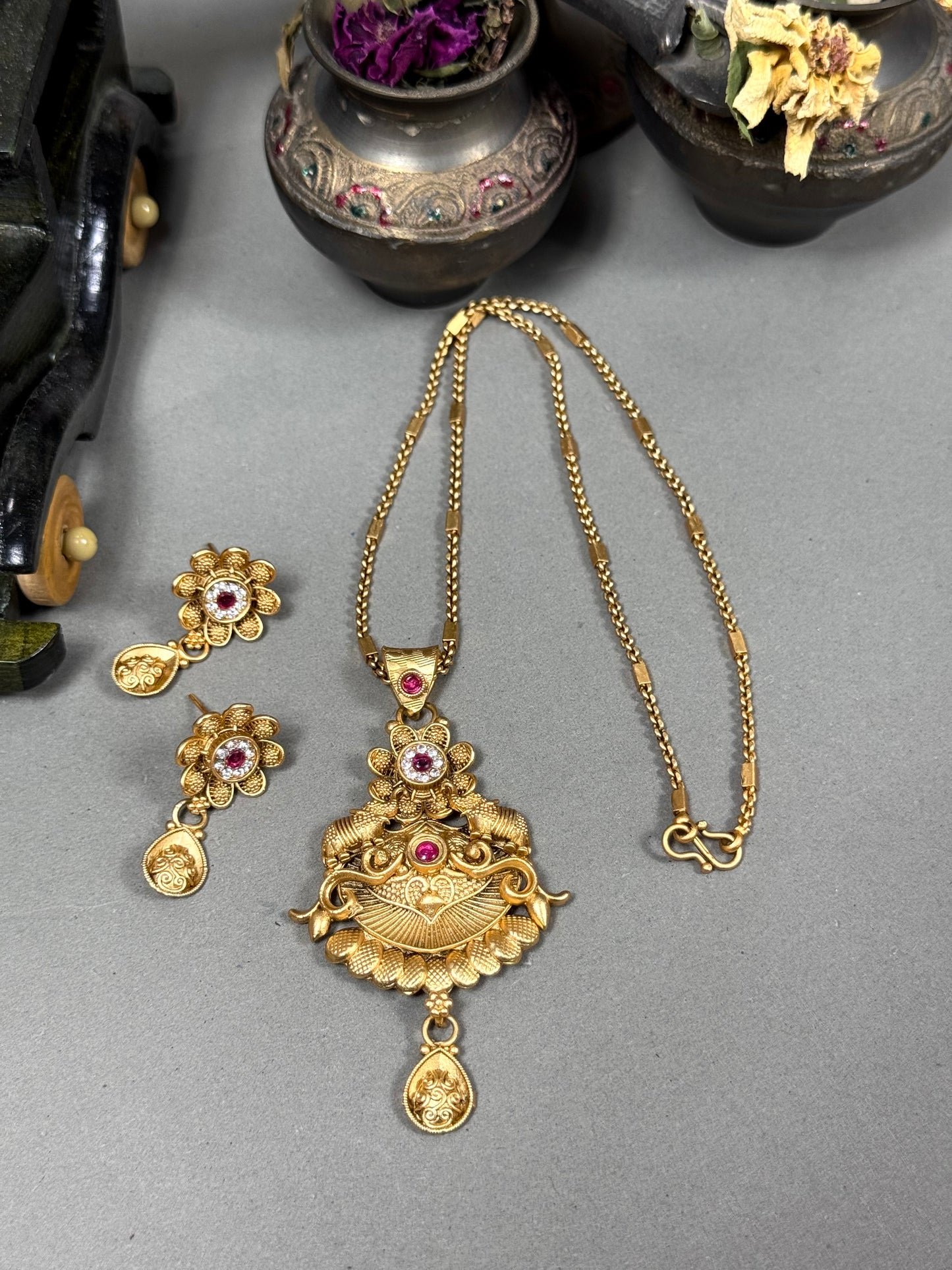 Rajwadi Brass Pendant Set