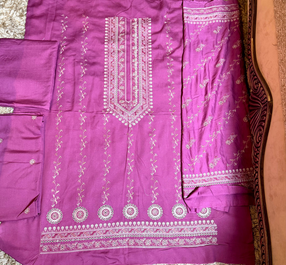 Libas-e-Shireen orignal karandi 3pcs Embroidered suit