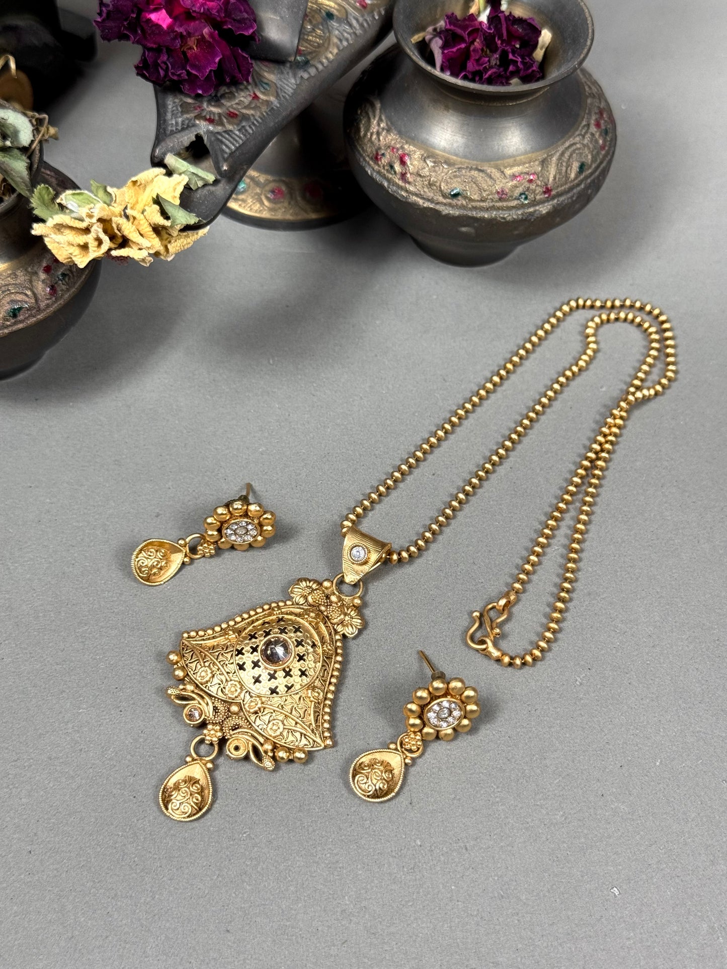 Rajwadi Brass Pendant set