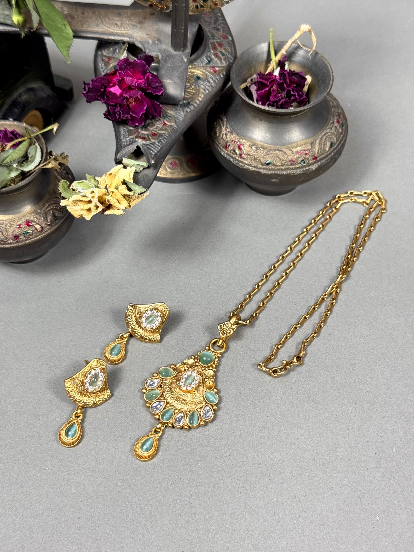 Rajwadi Brass Pendant Set