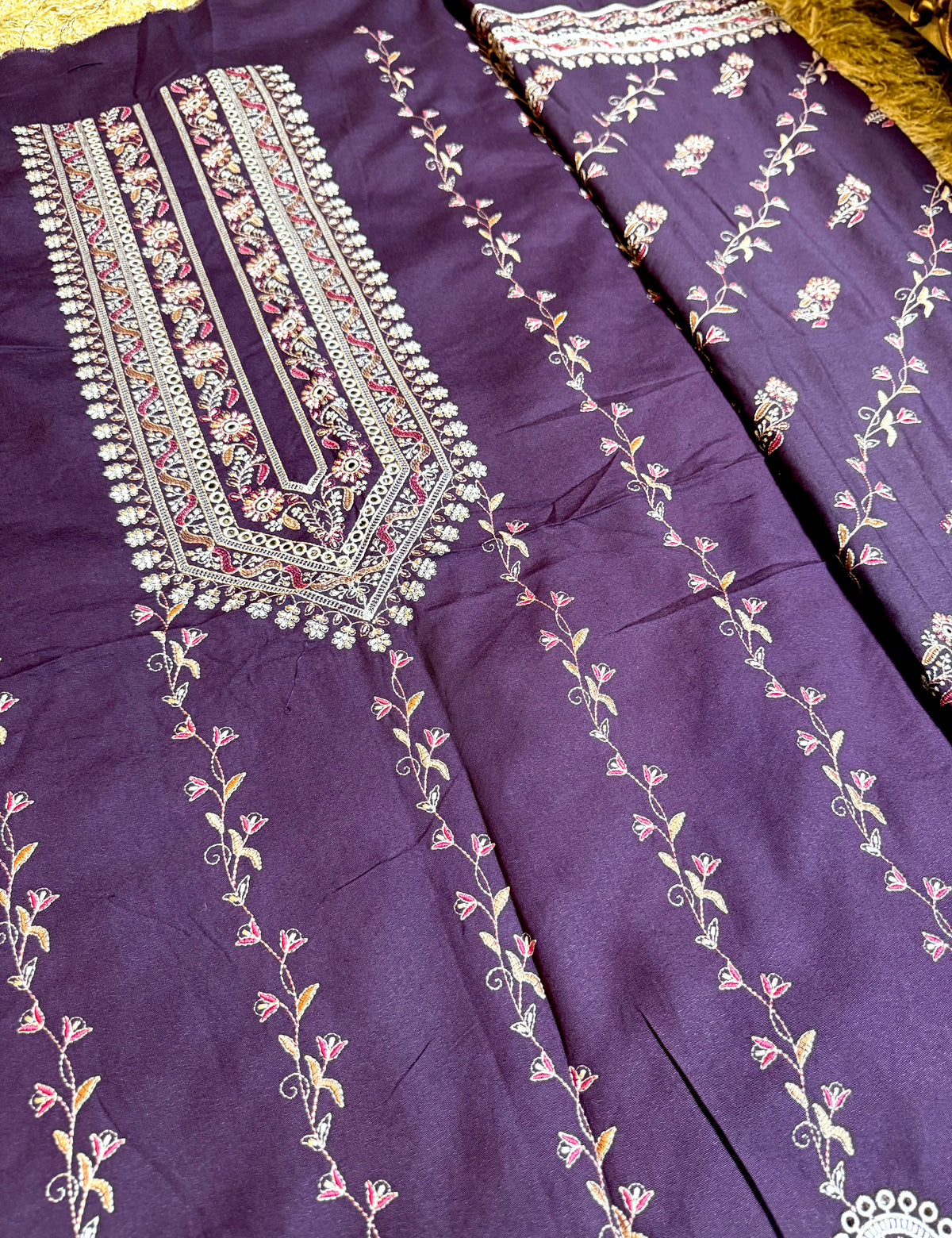 Libas-e-Shireen orignal karandi 3pcs Embroidered suit