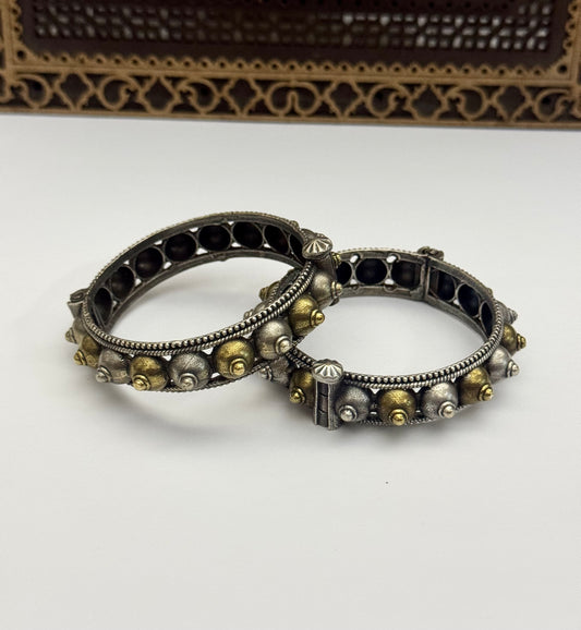 Premium brass made oxidised openable Bangle pair ( size standard 2.6)
