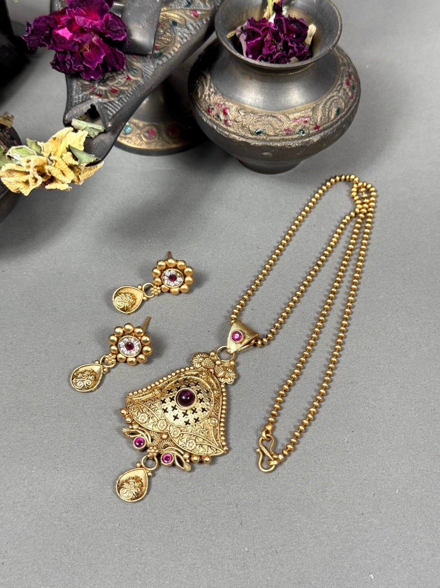 Rajwadi Brass Pendant set