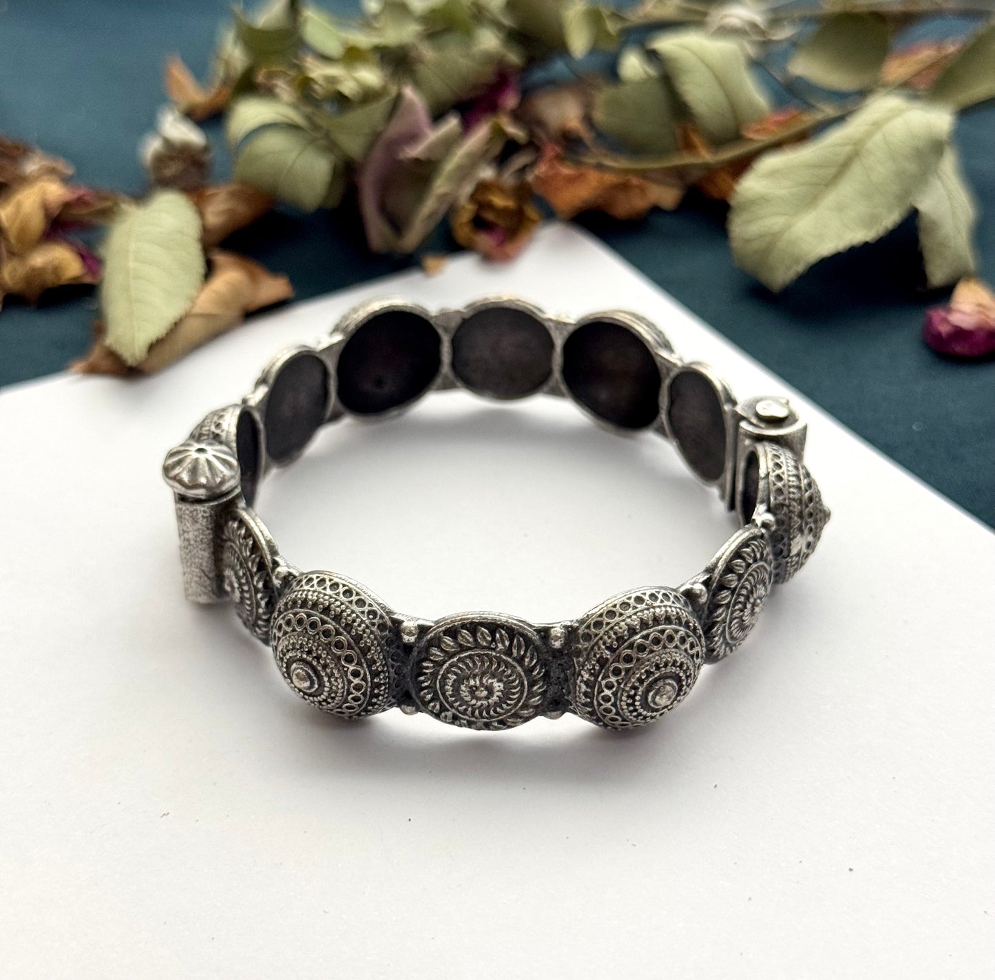 Premium Brass Made Oxidised Bangle / size 2.6