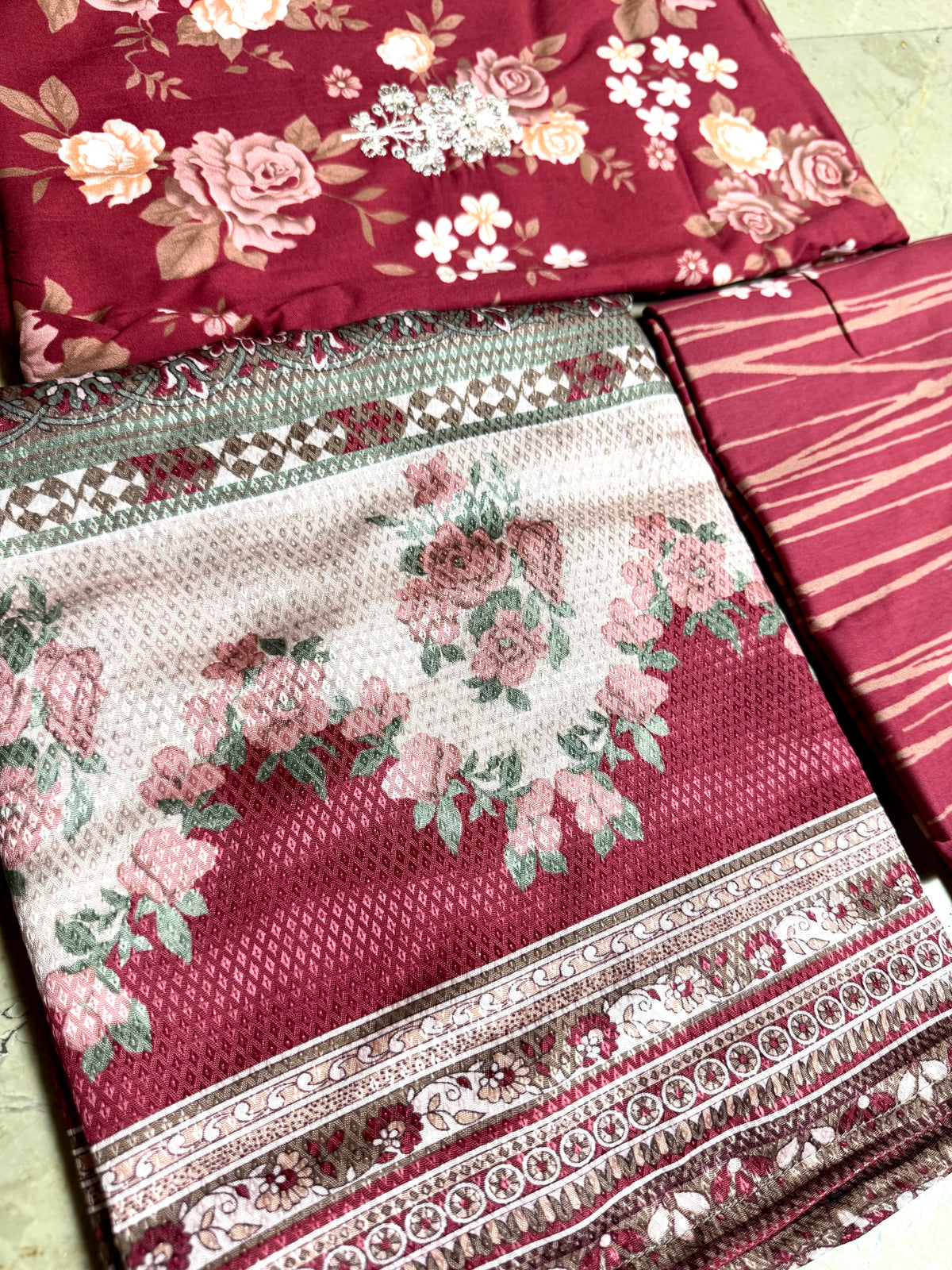 Libas-e-Shireen Original 3pcs Tawakal Embroidered viscose suit