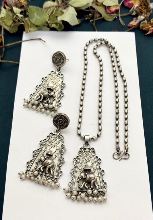 Premium Oxidised Mahira pendant set