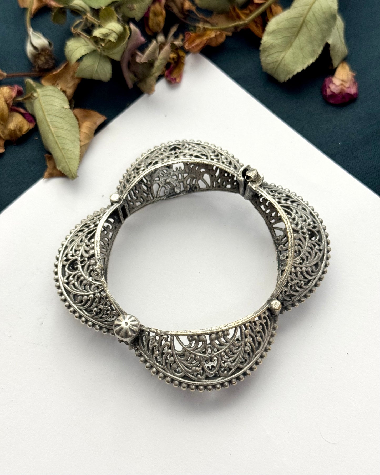 Premium Oxidised Brass Made Openable Bangle / Size 2.6