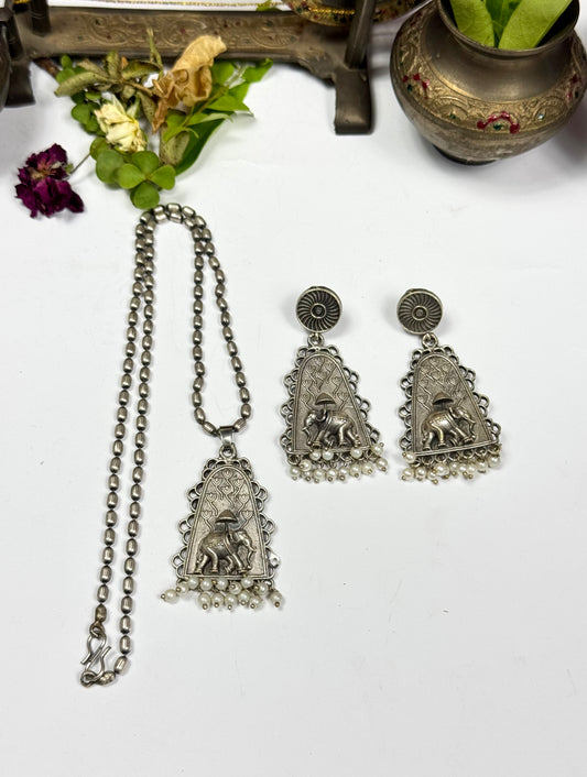 Premium Oxidised Mahira pendant set
