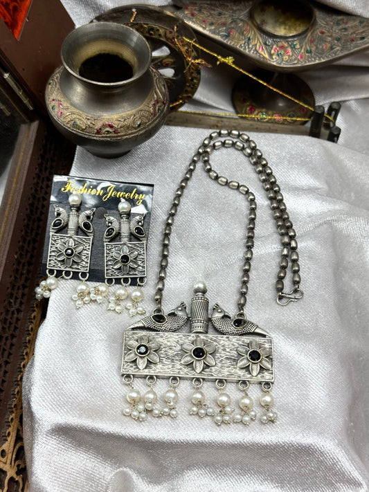 Premium Oxidised Lamhe pendant set Brass made