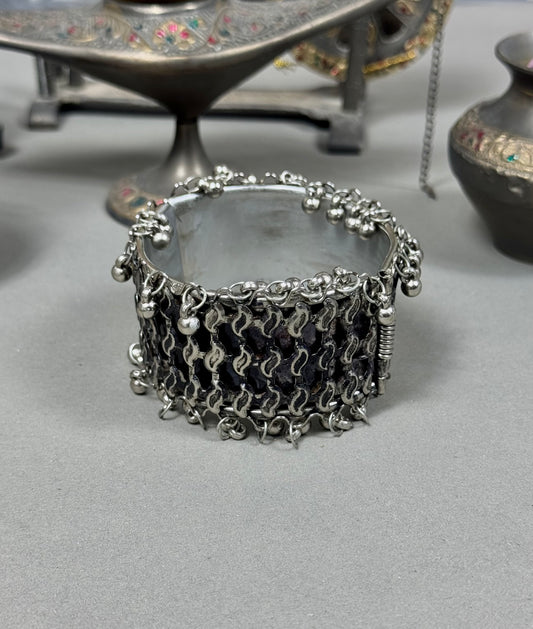 Rukh-e-Gul Oxidised Bangle