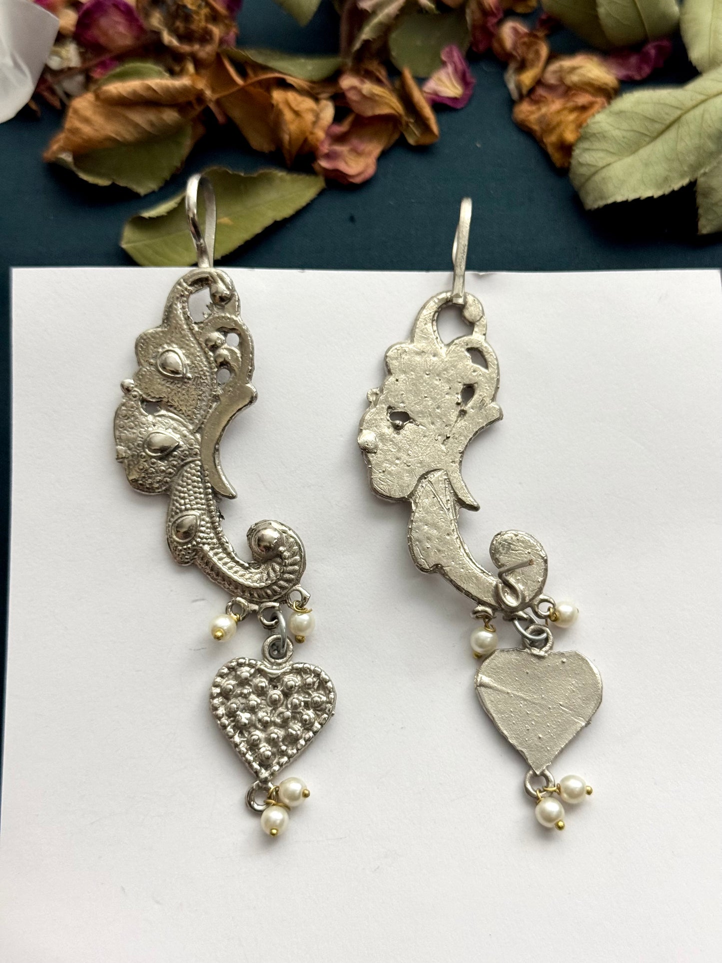 Tribal Roonak Earcuf