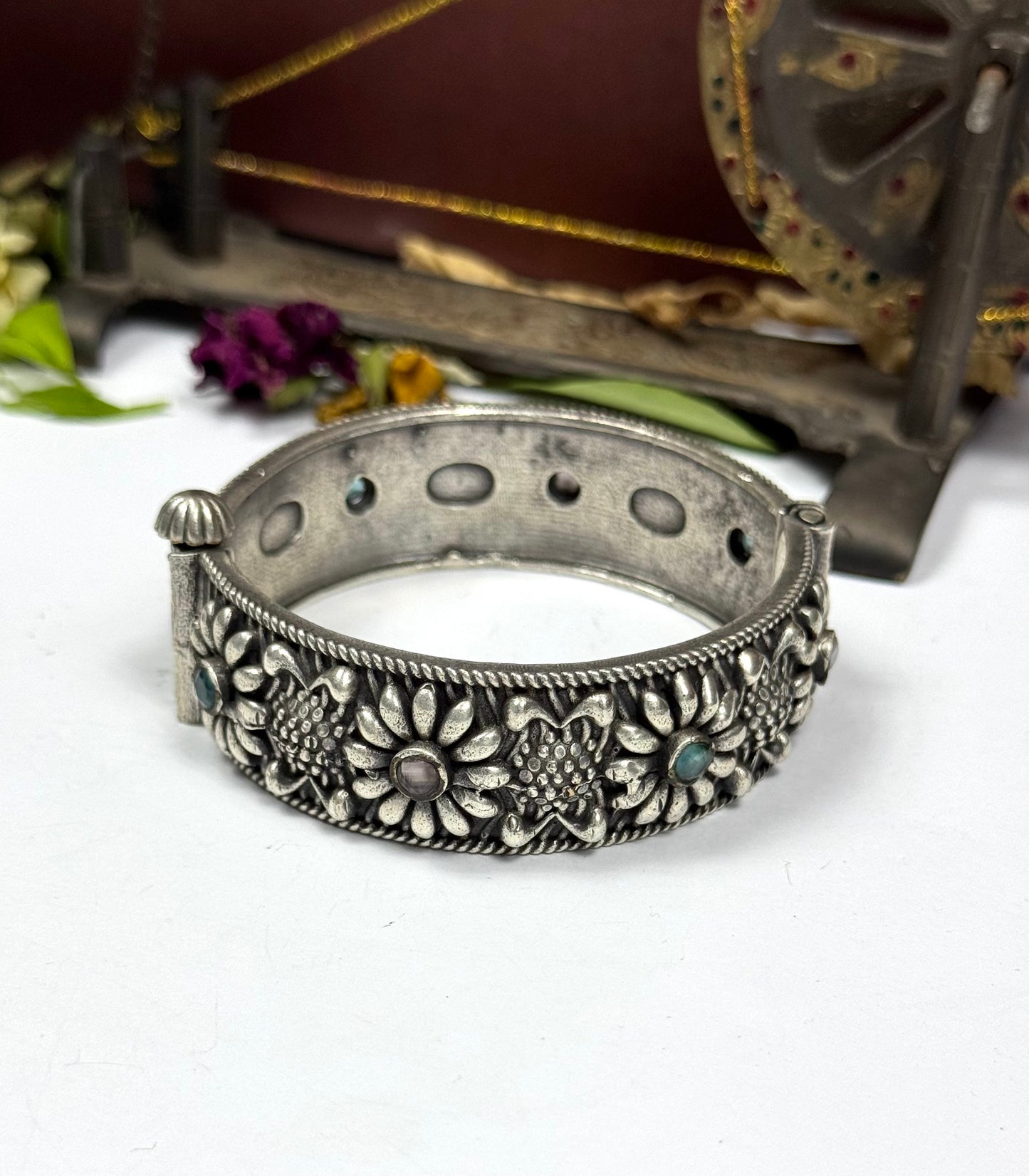 Brass made Flower bangles