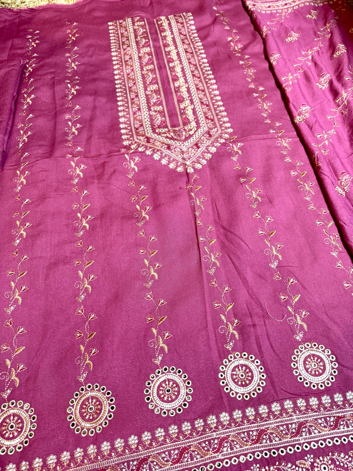 Libas-e-Shireen orignal karandi 3pcs Embroidered suit