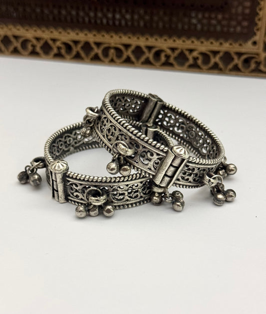 Premium Brass made oxidised openable Bangle pair ( size standard 2.6)