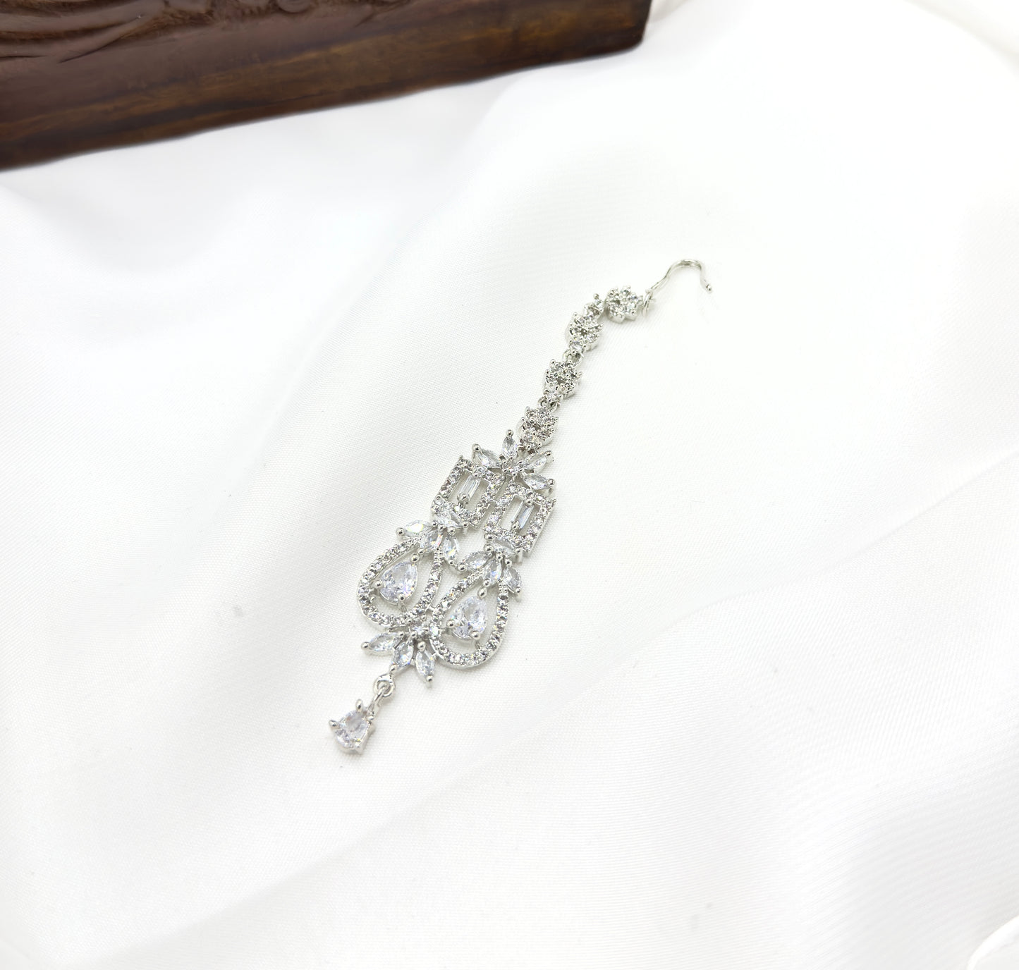 American Diamond Bindias