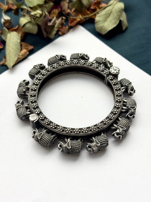 Premium Brass made Oxidised openable Bangle ( size standard 2.6)