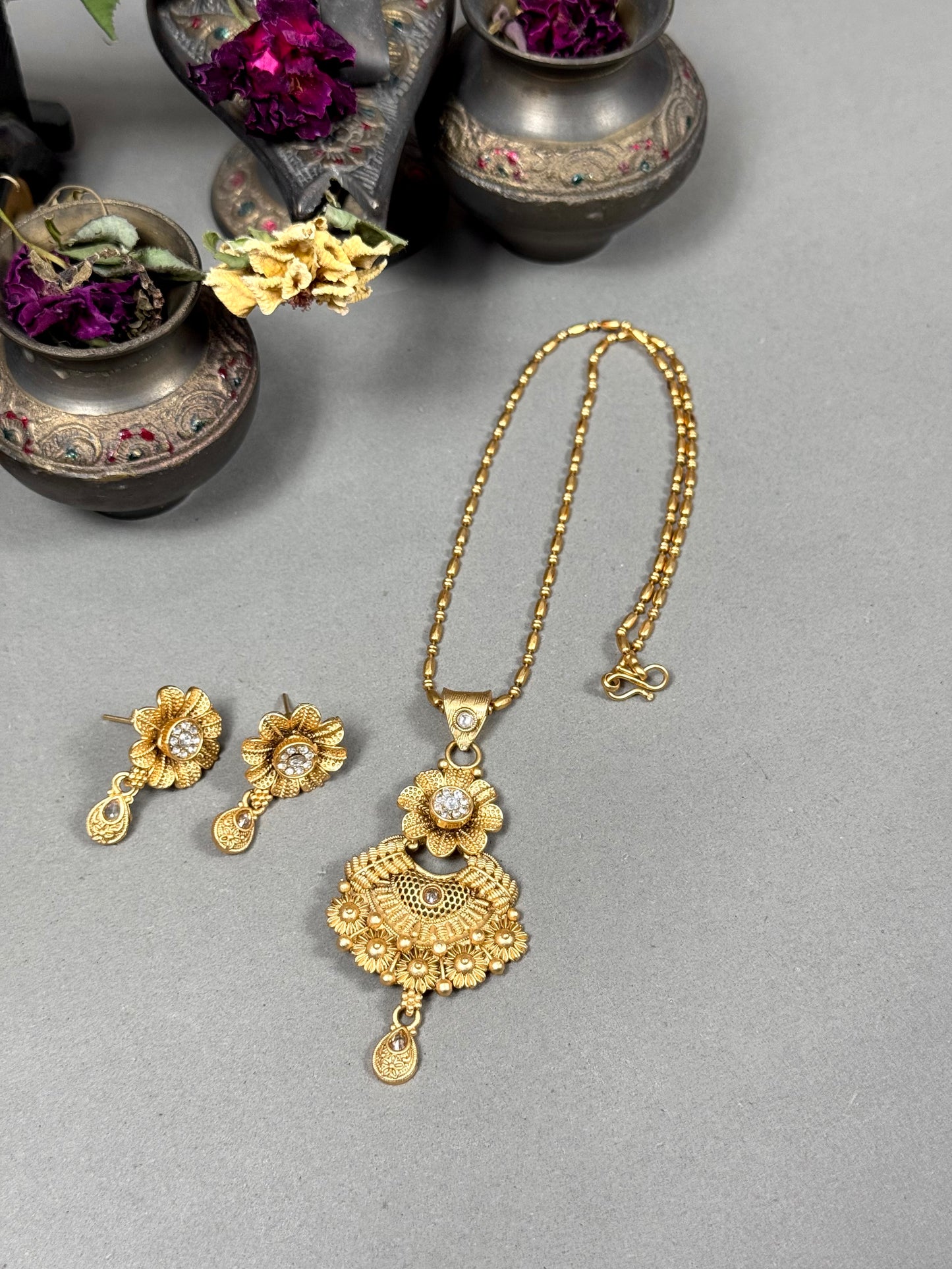 Rajwadi Brass pendant sets