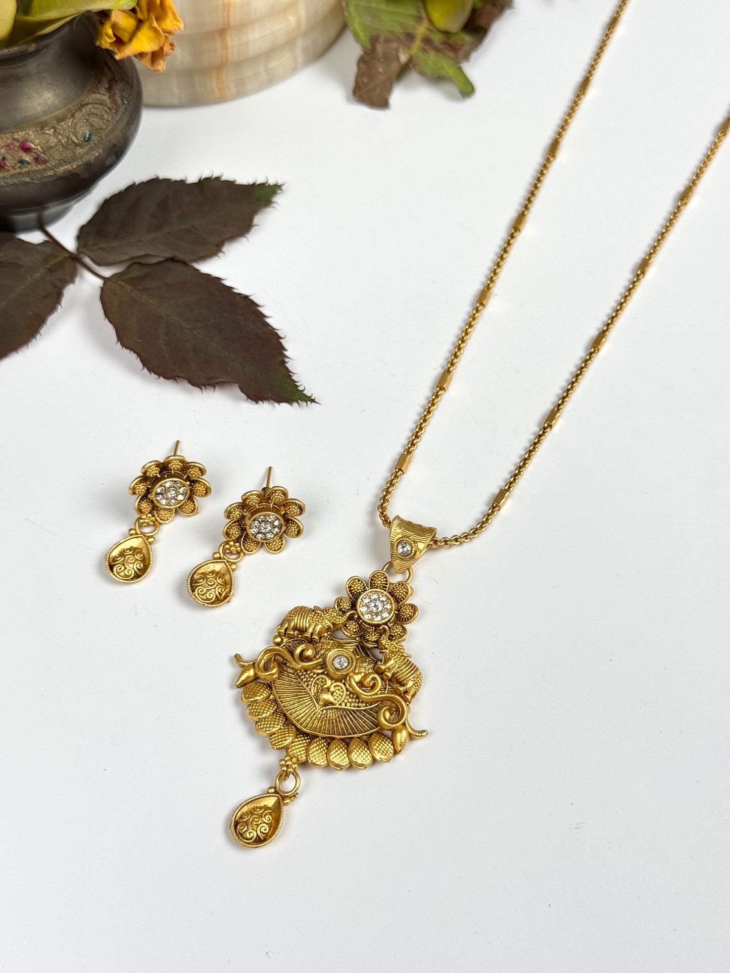 Rajwadi Brass Pendant Set
