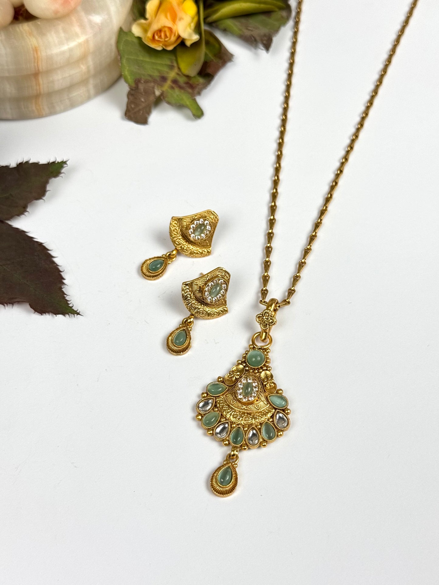 Rajwadi Brass Pendant Set