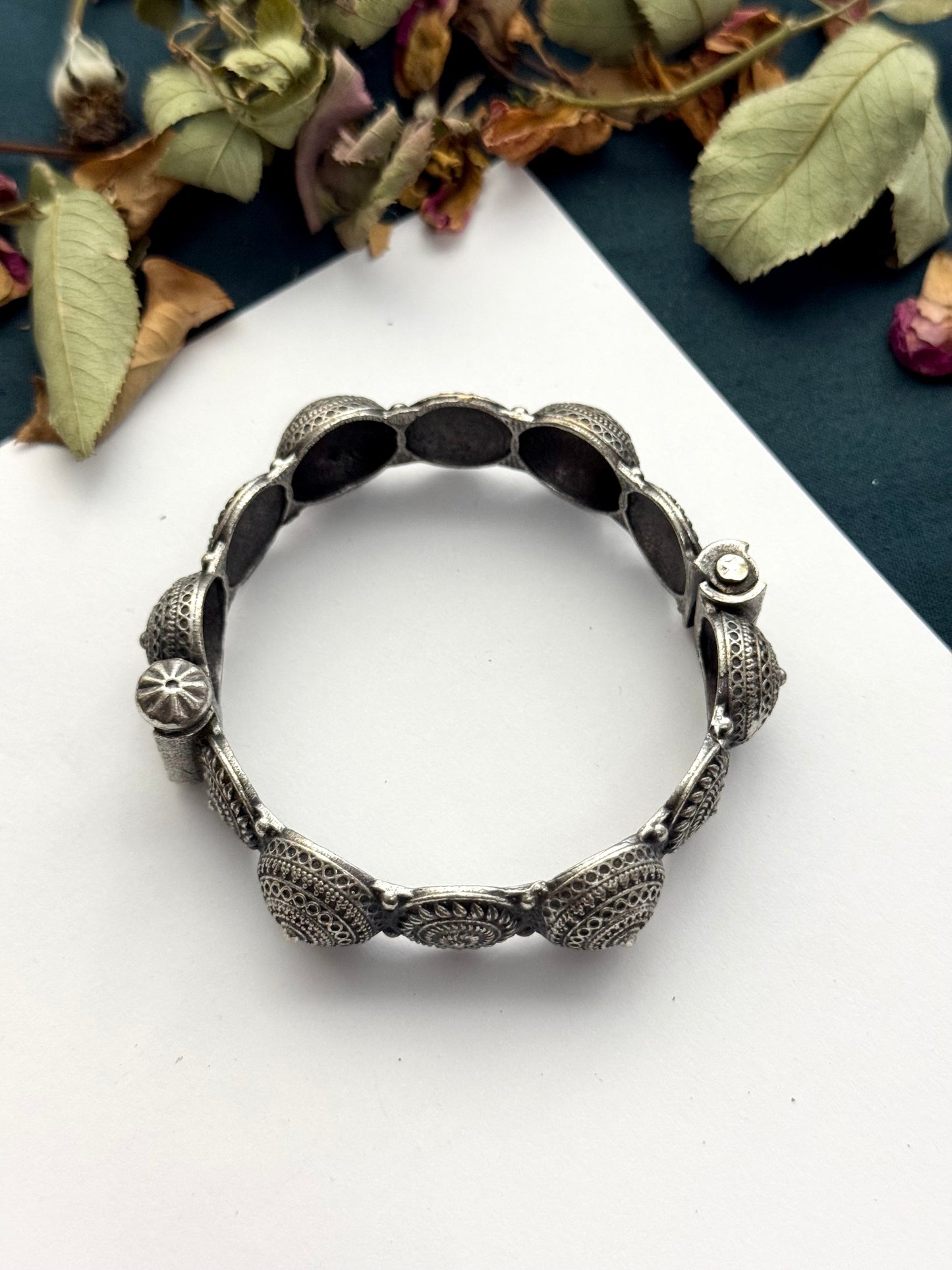 Premium Brass Made Oxidised Bangle / size 2.6