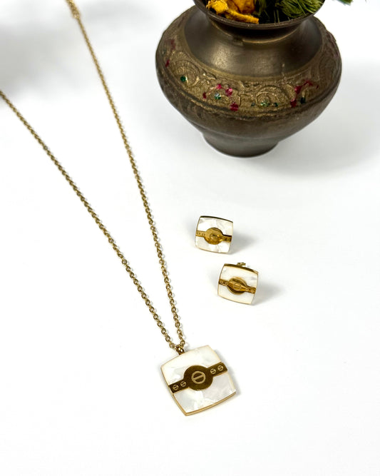 Stainless steel pendant set