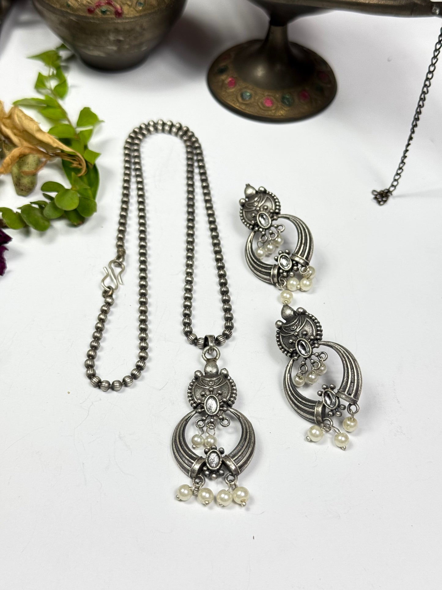 Premium Oxidised Phool pendant set