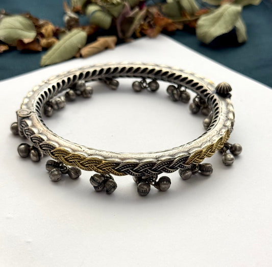 Premium Brass made oxidised openable foot Bangle