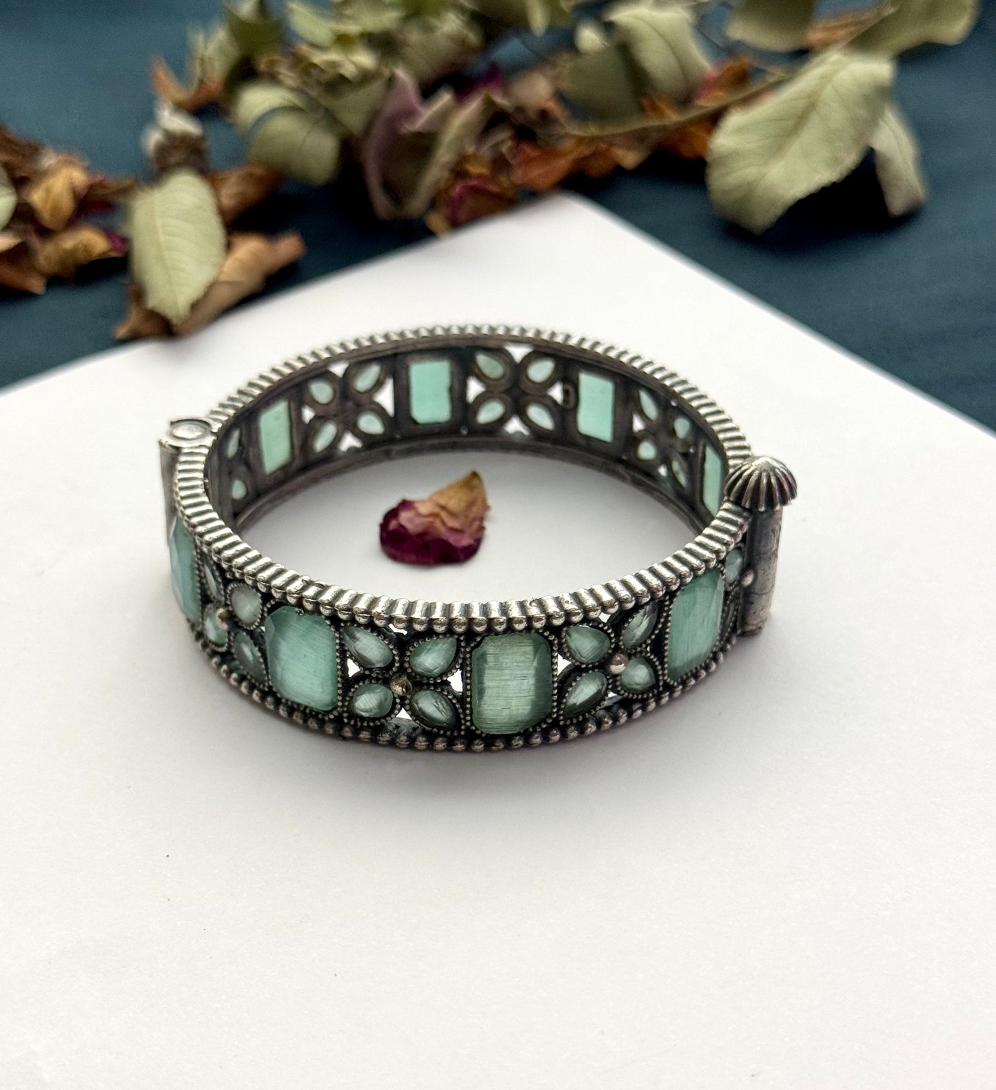 Premium brass made oxidised openable Bangle ( size standard 2.6)