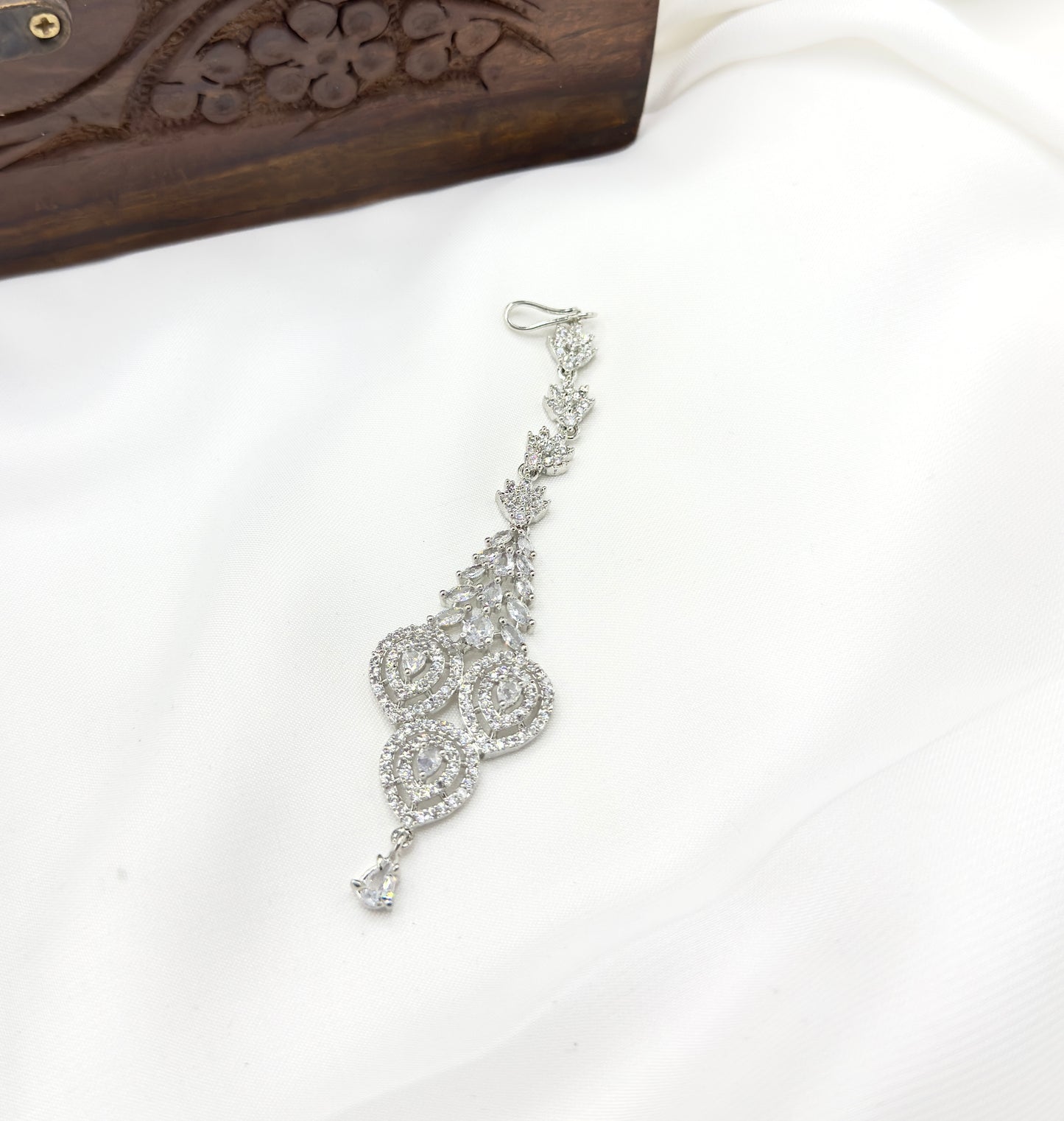 American Diamond Bindias