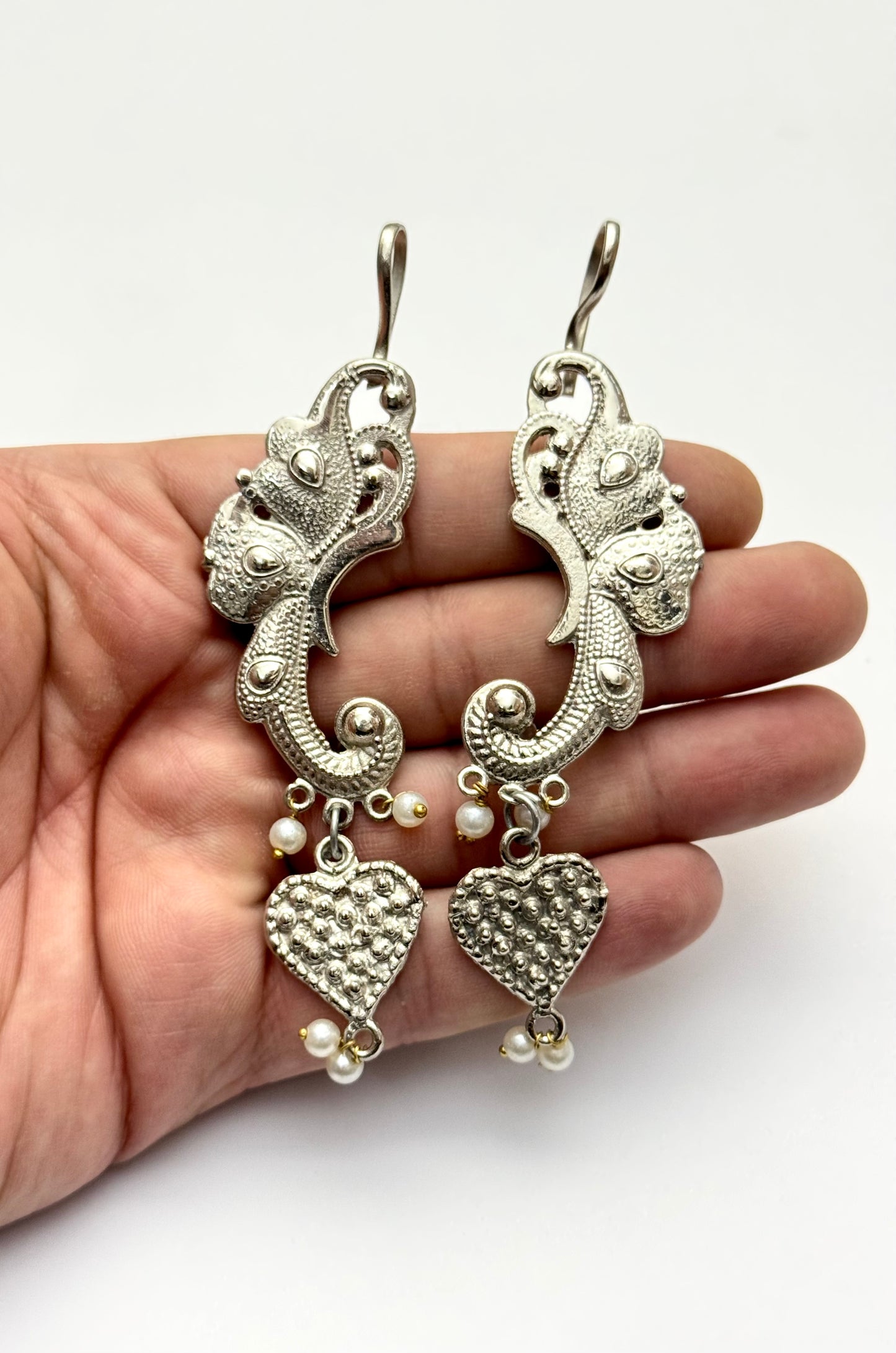 Tribal Roonak Earcuf