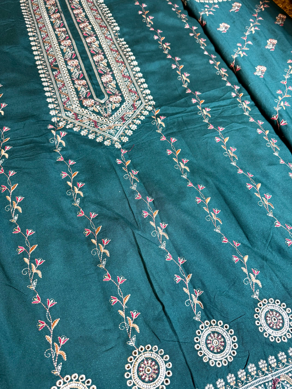 Libas-e-Shireen orignal karandi 3pcs Embroidered suit